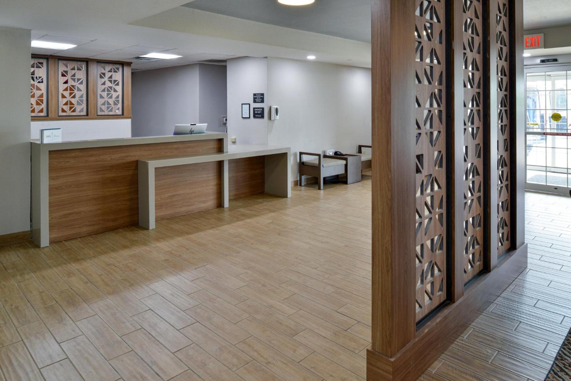 Candlewood Suites Kansas City Northeast By Ihg Dış mekan fotoğraf